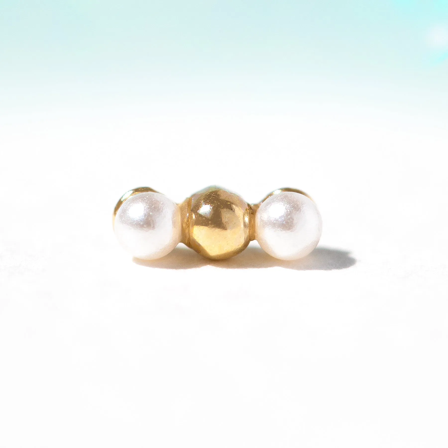 Fine Perla Ball Back Stud