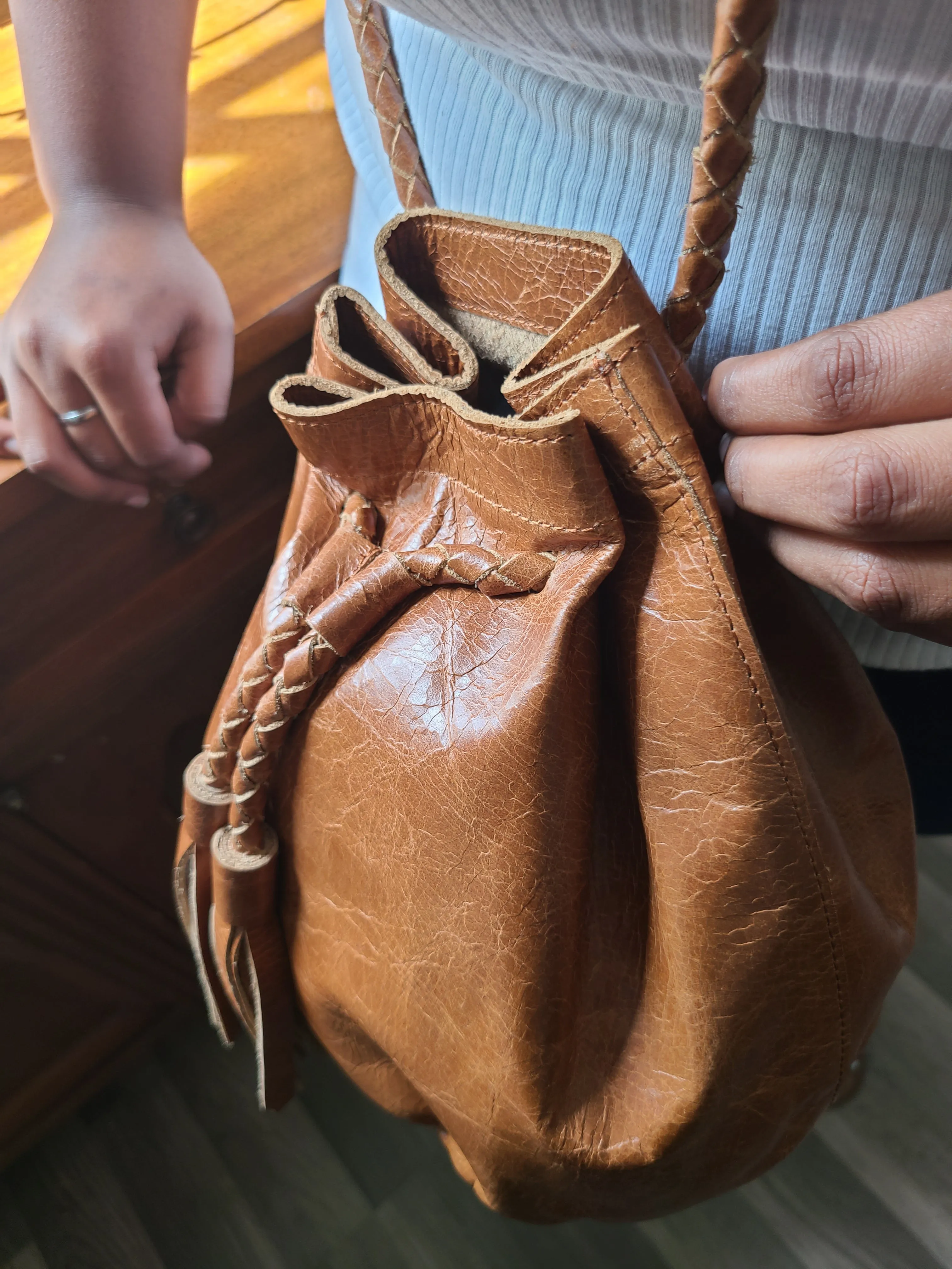 Women's Lambskin Bucket Purse w/ Tassel